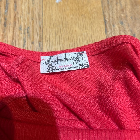 Women's Red Sleeveless Cami Comfy Casual Top - Picture 5 of 5